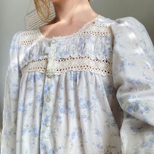 SOLD Vintage 70s Pastel Purple Floral Nightgown